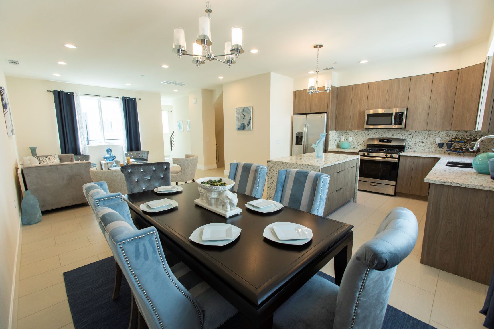 New homes in Downey Inside Single family Homes